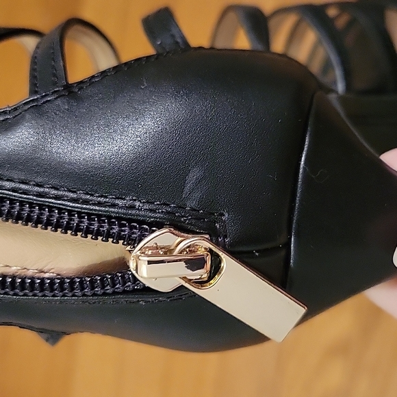 Caged Pumps - Picture 4 of 4